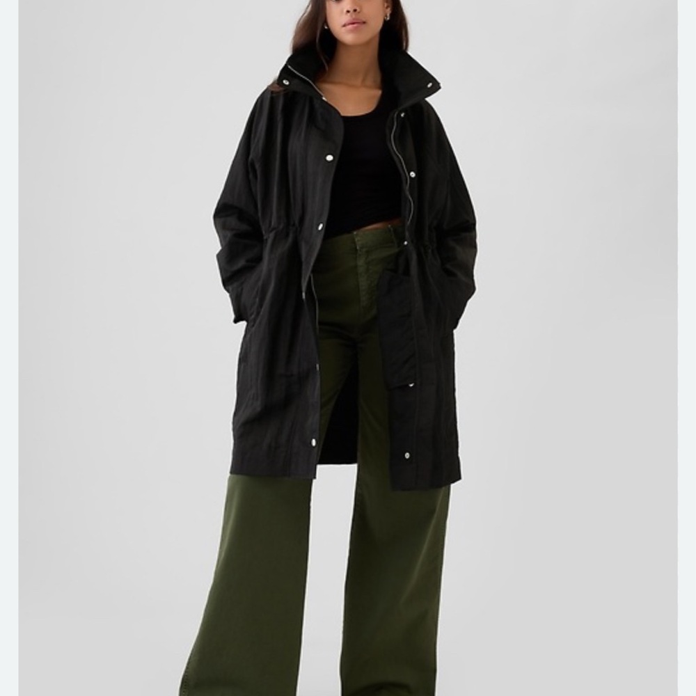 GAP Women's Black Oversized Parka Water repellant  Jacket Medium